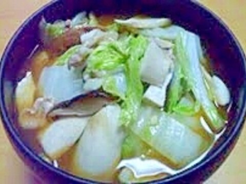 韓国「辛ラーメン」で♪豚肉と白菜の旨辛ラーメン